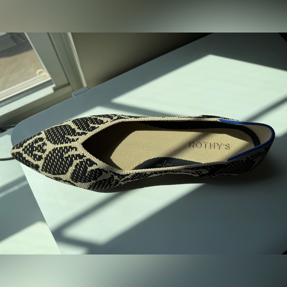Rothy's Geometric Design Point II. Never Worn 9.5 - Picture 5 of 6